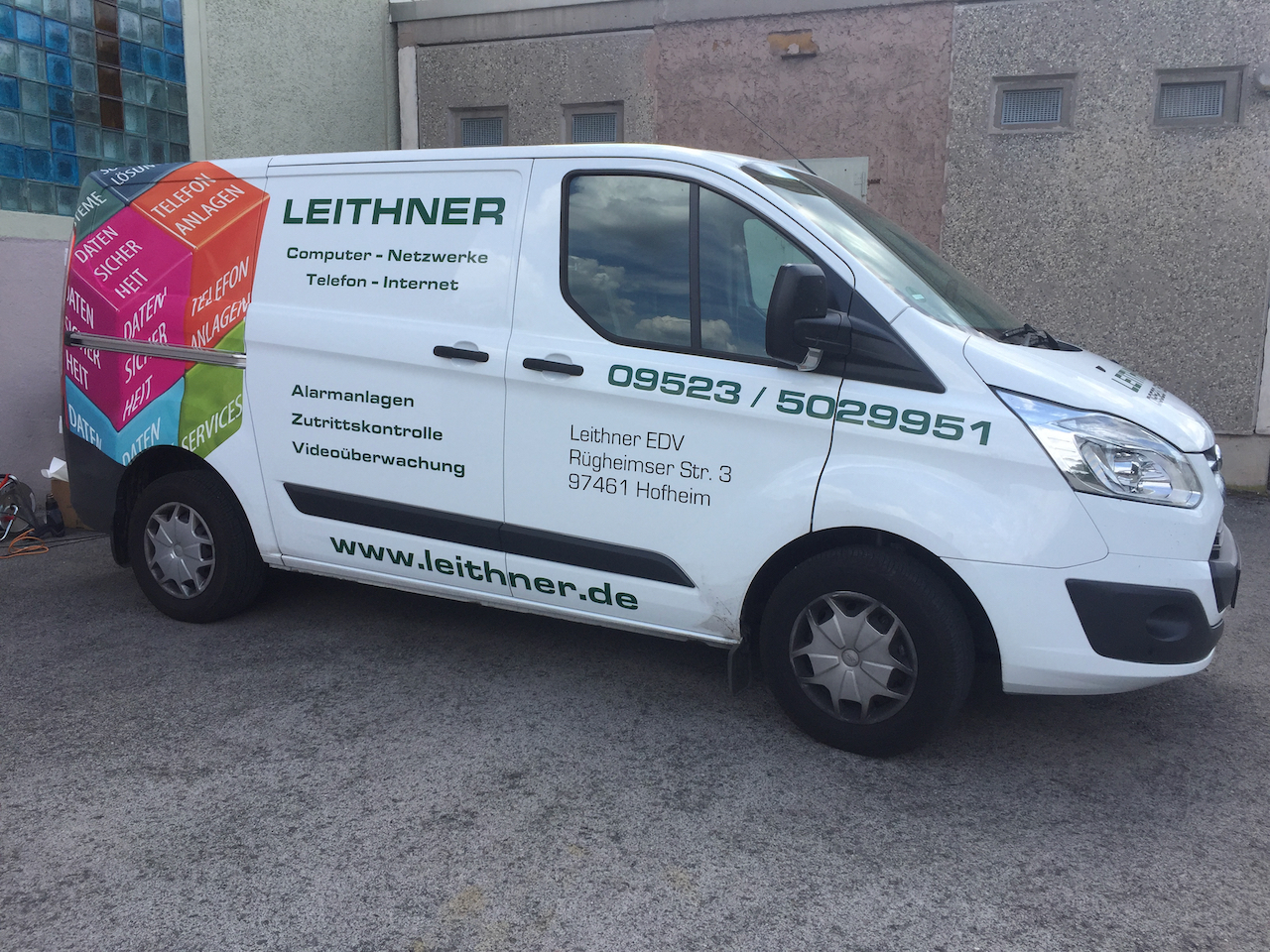 Fahrzeugbeschriftung Transporter